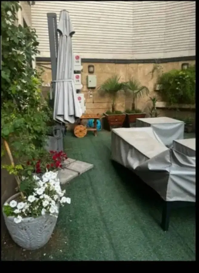 هم کف حیاط اقتصاصی