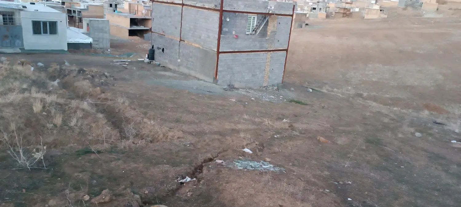 زمین ۹۶ متری نایسر