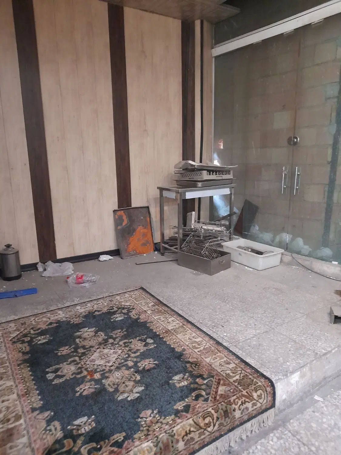 سه باب مغازه نعمت آباد، پوریای ولی