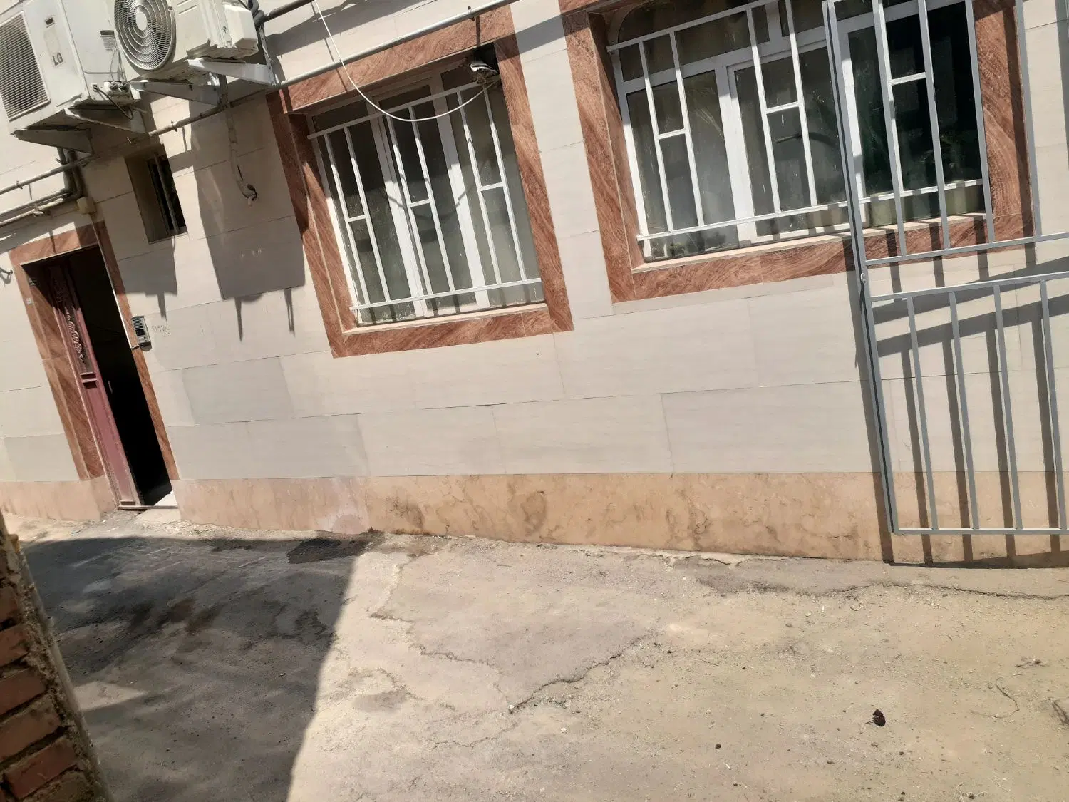 باسلام خانه بسیار تمیز هس