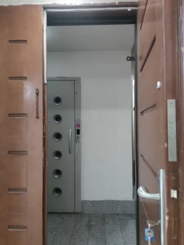 بهورز پنجم طبقه سوم با آسانسور