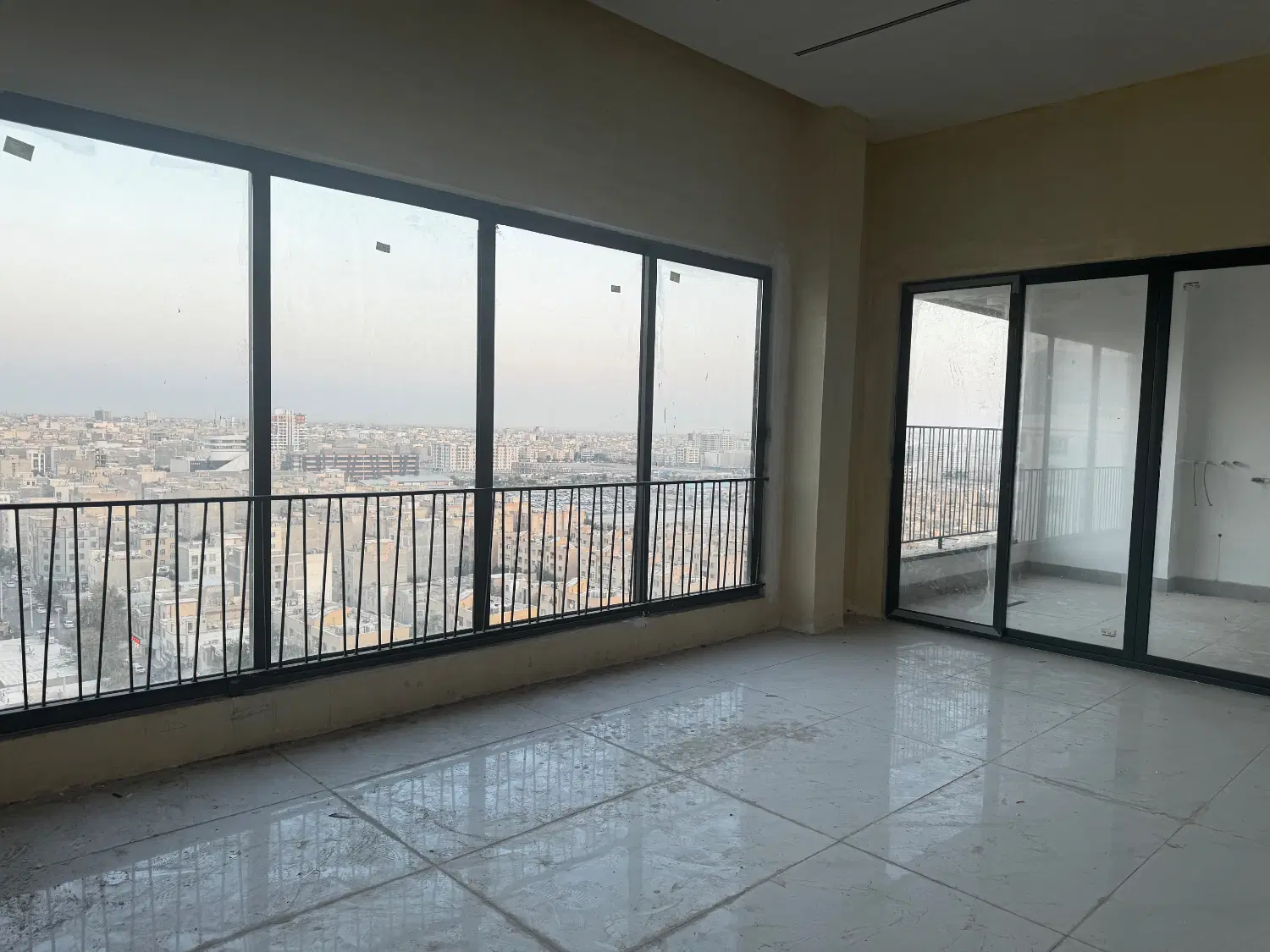 ۲۴۰ متر _ رهن و اجاره _ عمارت