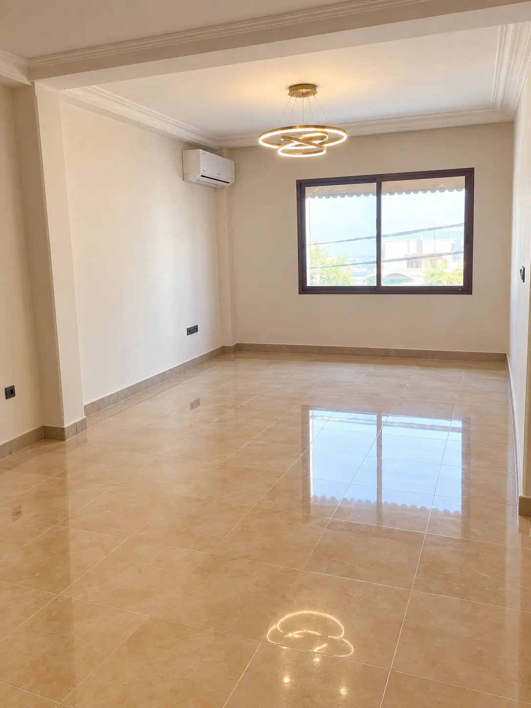 فروش دوخواب با پارکینگ و سند تک برگ (خیابان تختی)