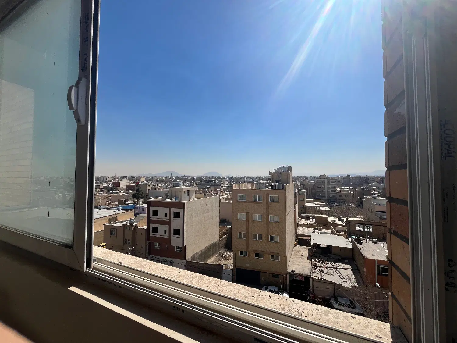 بر خیابان کاوه ۱۵۰ متر طبقه 5 صفر غرق نور
