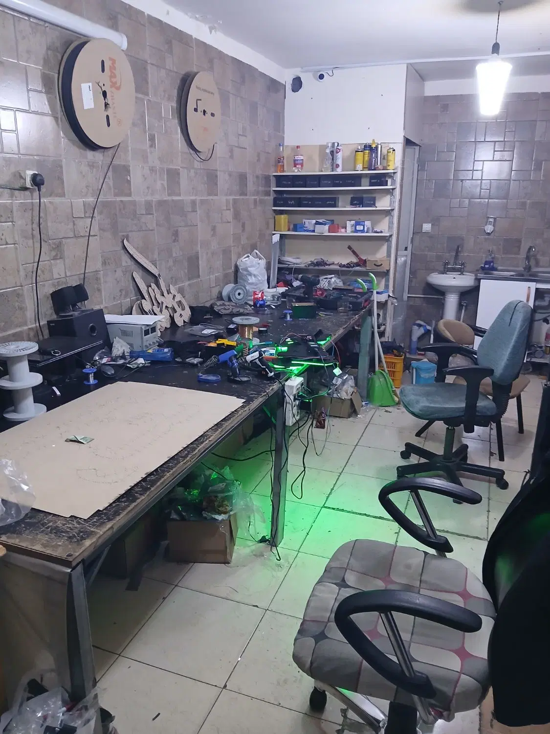 مغازه فروشی
