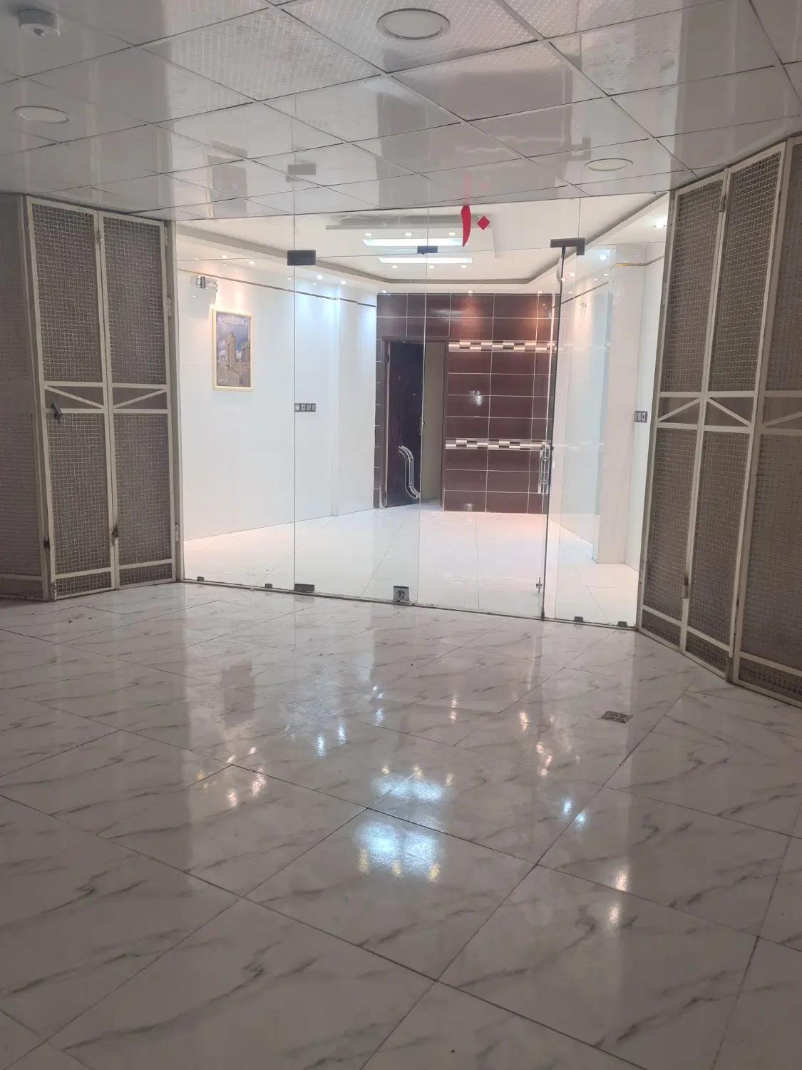 ۲۵ متر تجاری اداری میدان احمدآباد