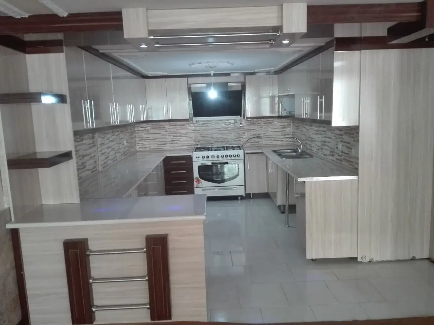 اجاره وکیل اباد