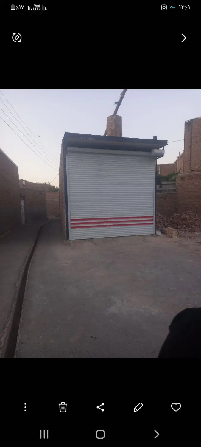 یک باب مغازه بر خیابان اصلی به اجاره داده میشود