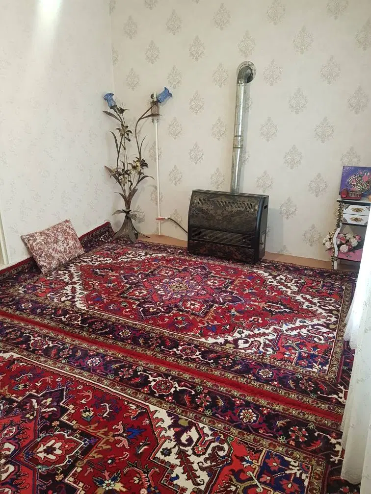 حیاط دوطبقه۸۰متری نقلی