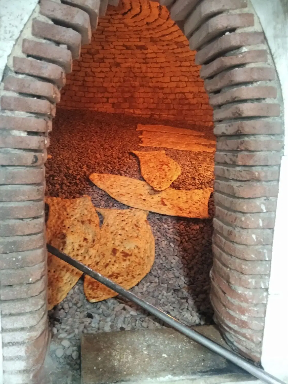 نانوایی سنگک اجاره میکنم