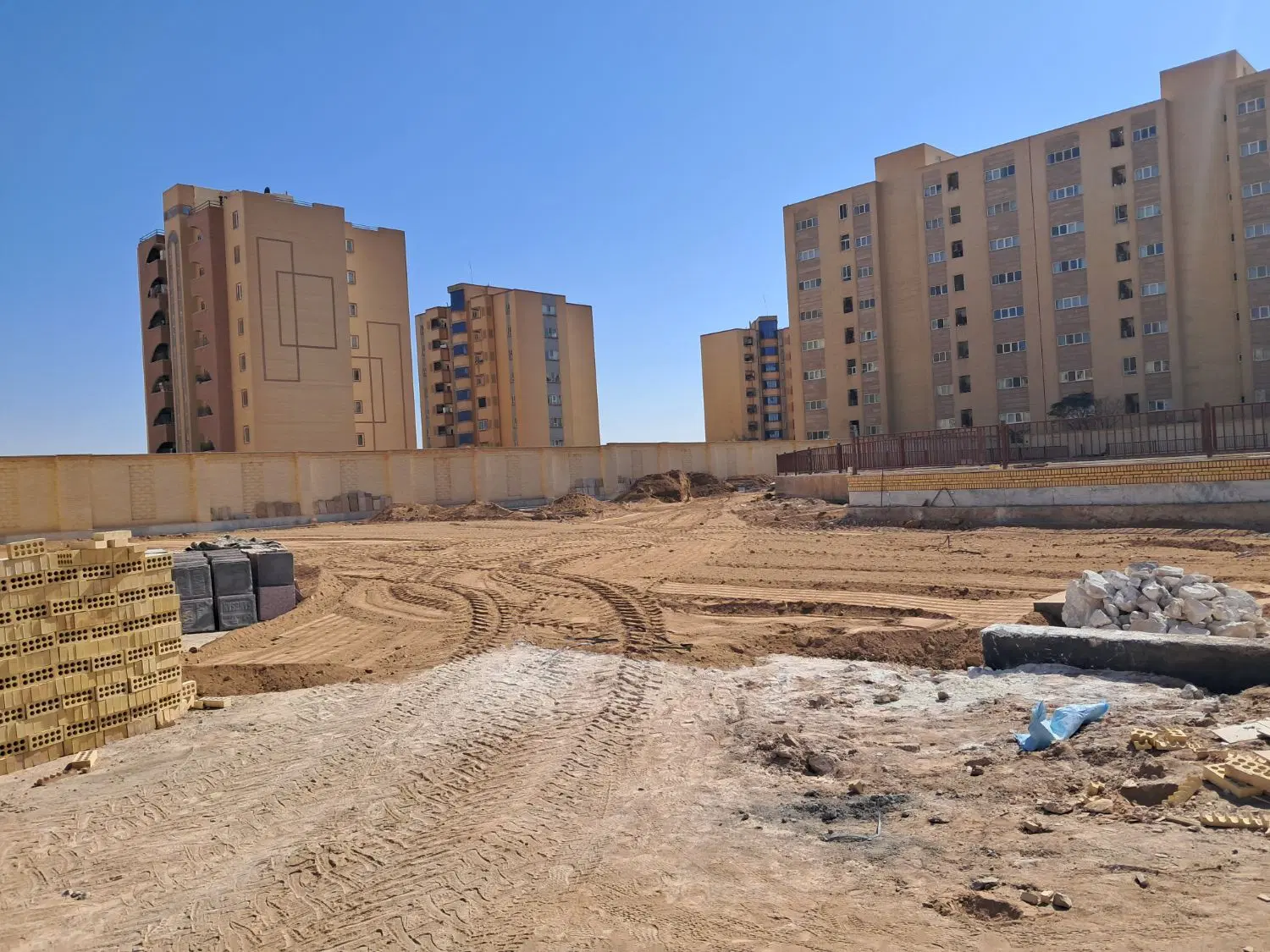 زمین دشتی