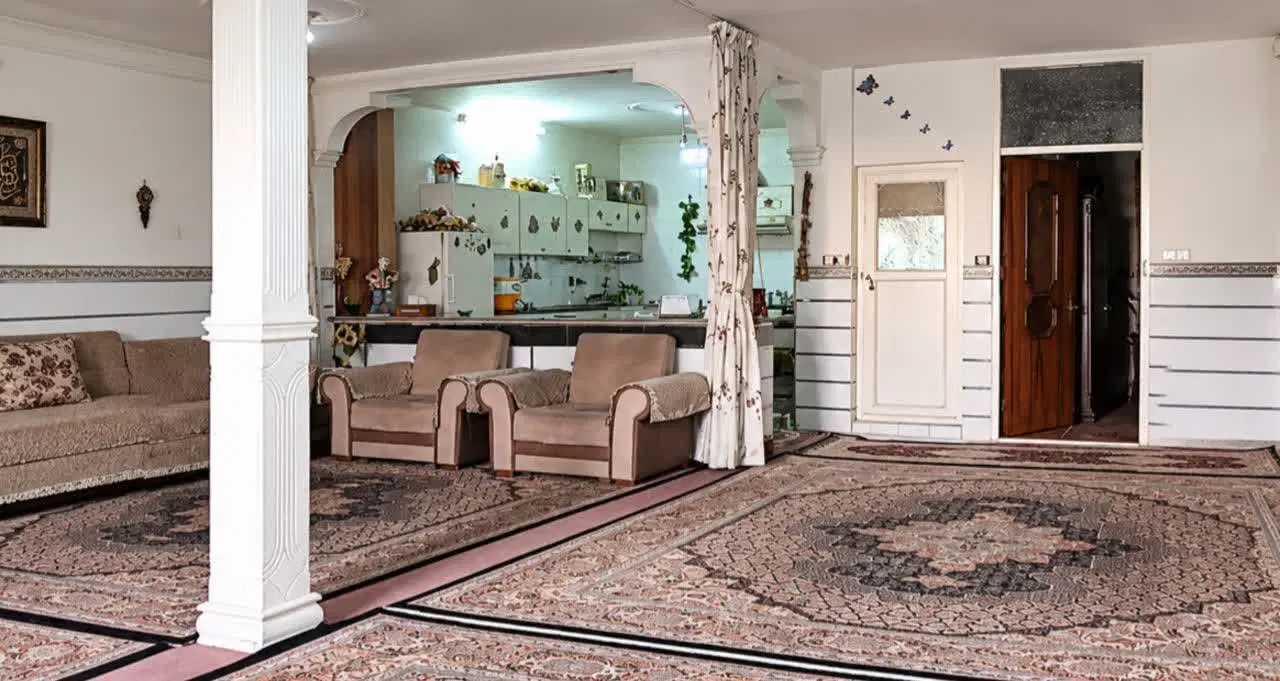 ویلایی سه طبقه مسکونی تجاری زیر قیمت فوری