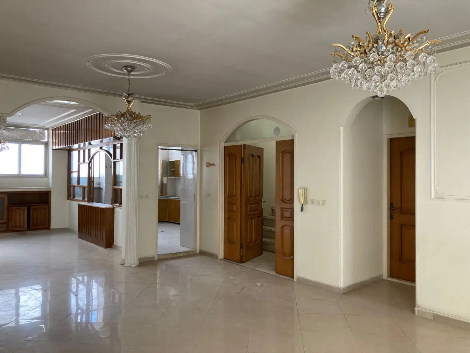 اجاره منزل مسکونی دو خواب در هشت بهشت غربی