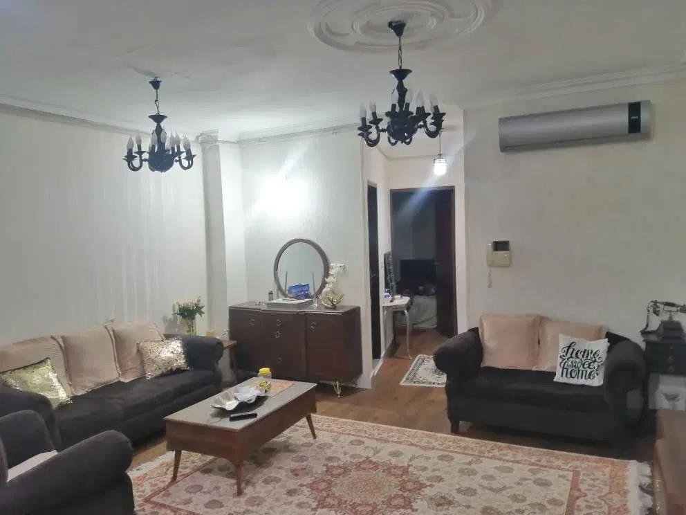 فروش آپارتمان ۸۰ متری دو خوابه سند دار