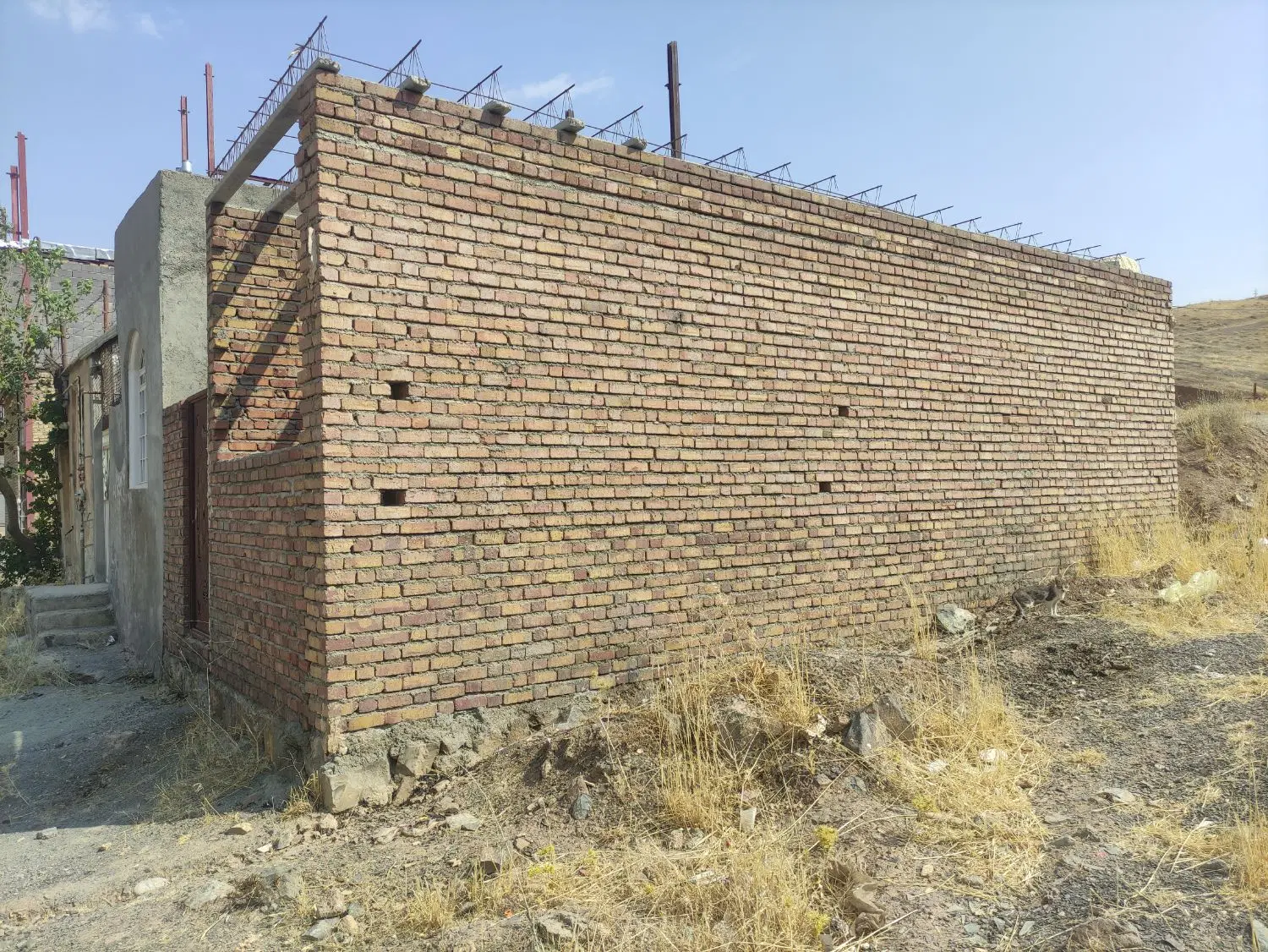خانه نیمه کاره نایسر