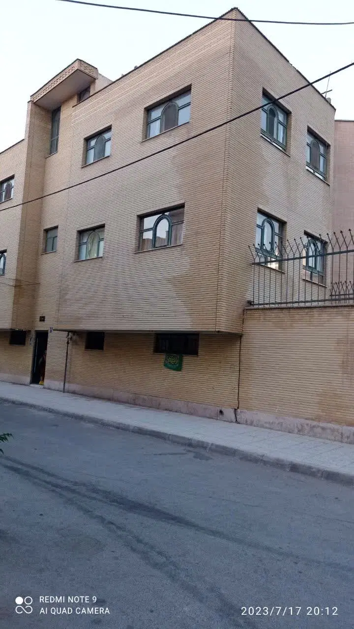 آپارتمان تمیز و بازسازی شده در بهترین موقعیت
