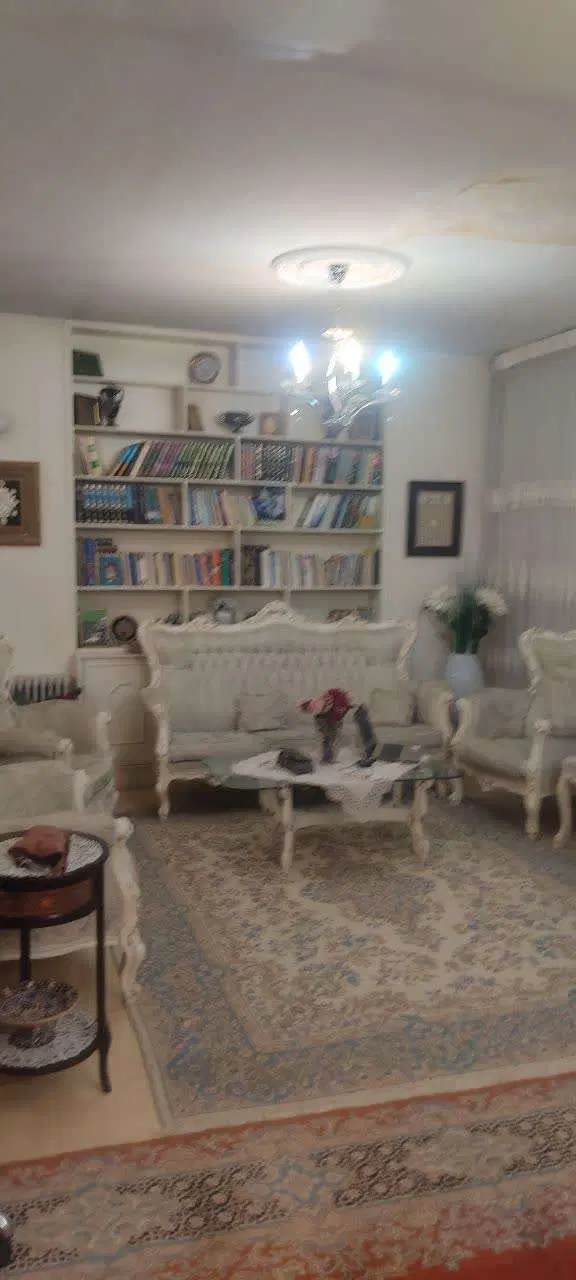 آپارتمان طبقه دوم