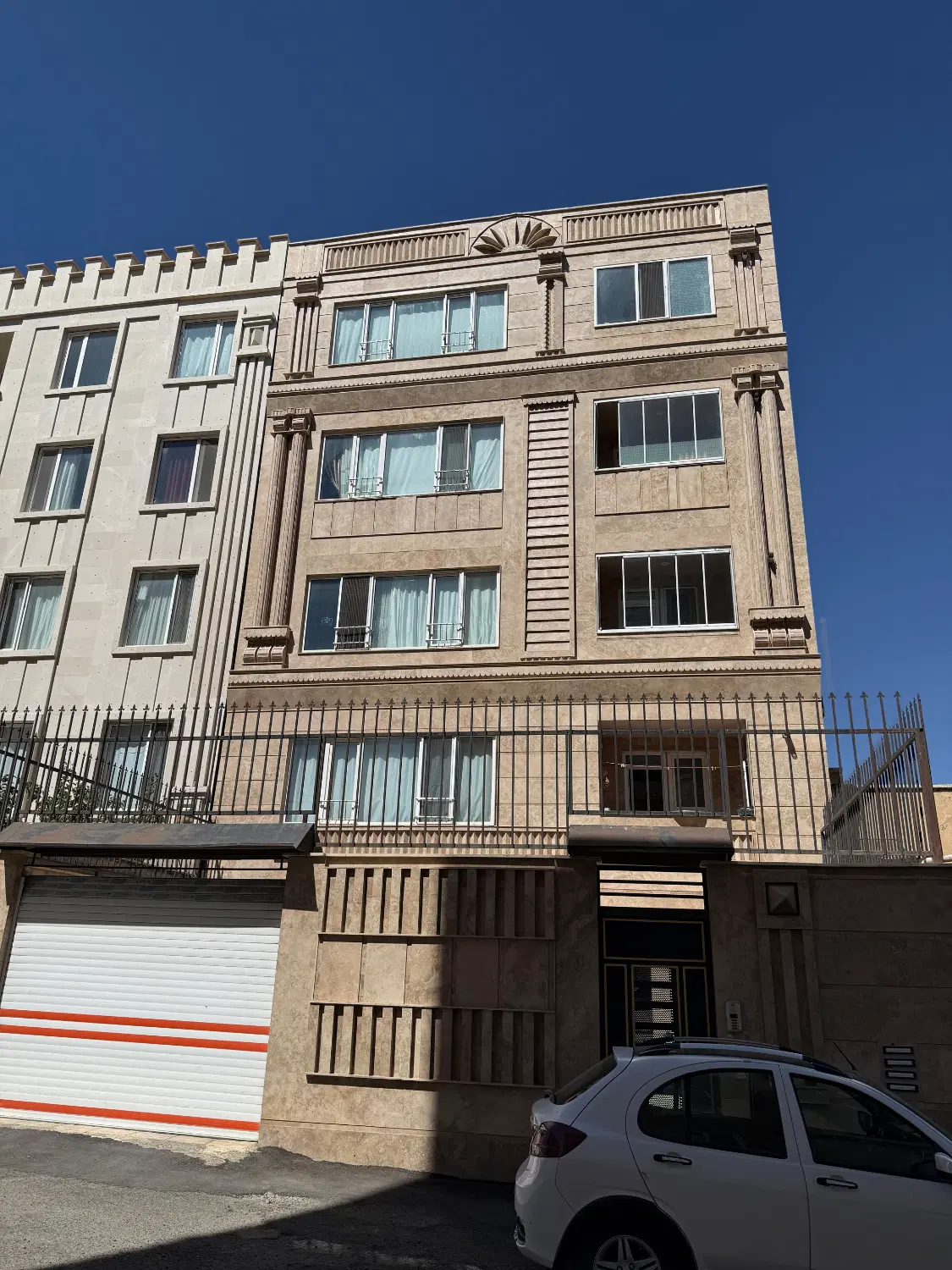 آپارتمان چهاردیواری