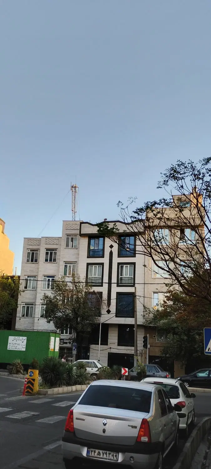 ۳۵ متر خ جمهوری باستان شمالی