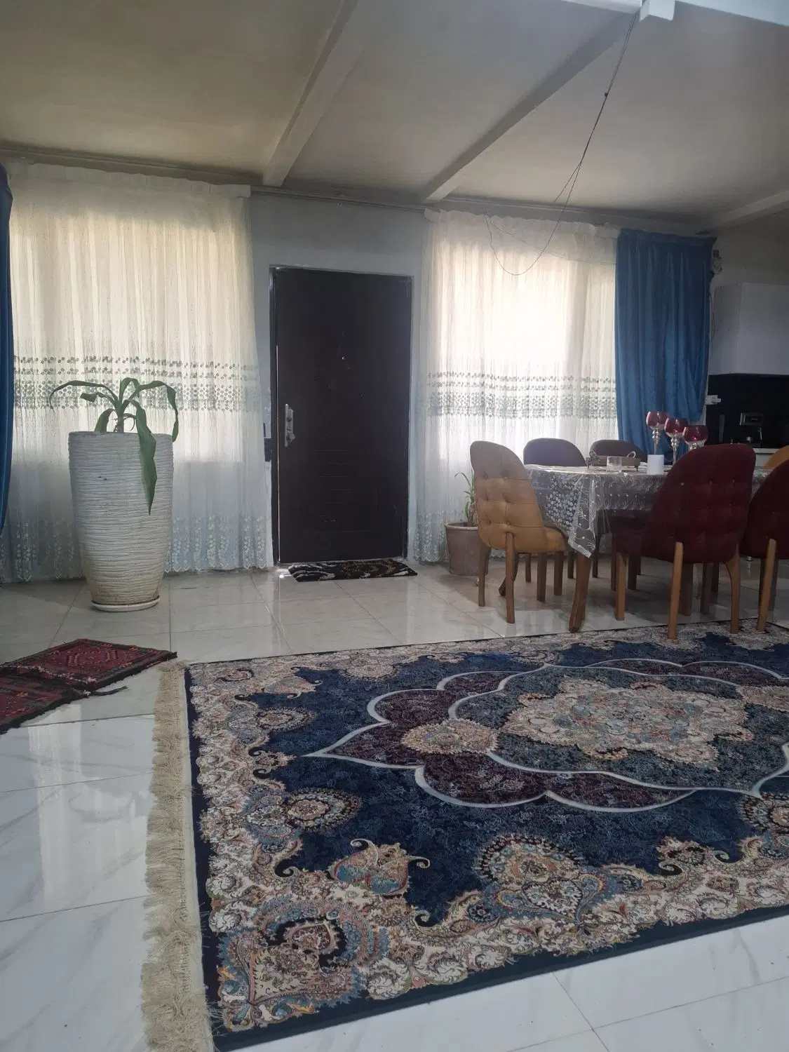 خونه باغی وسط شهر زیر قیمت