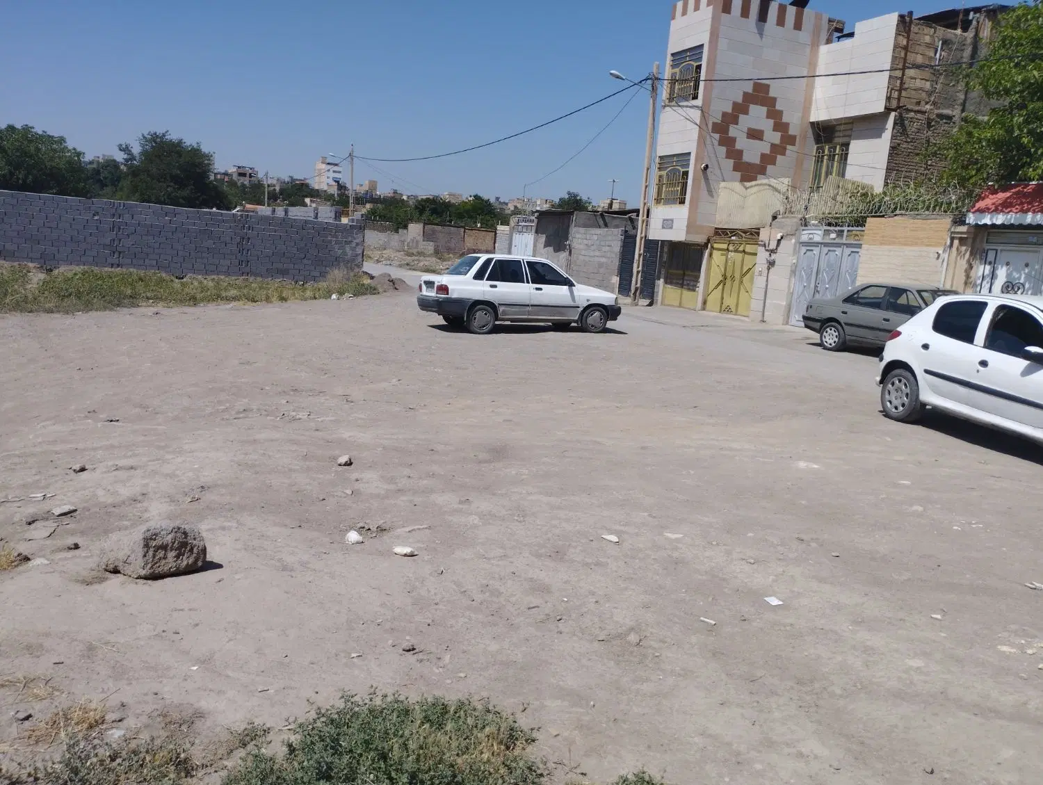 زمین یوسف باری 8 روبه روی مسجد