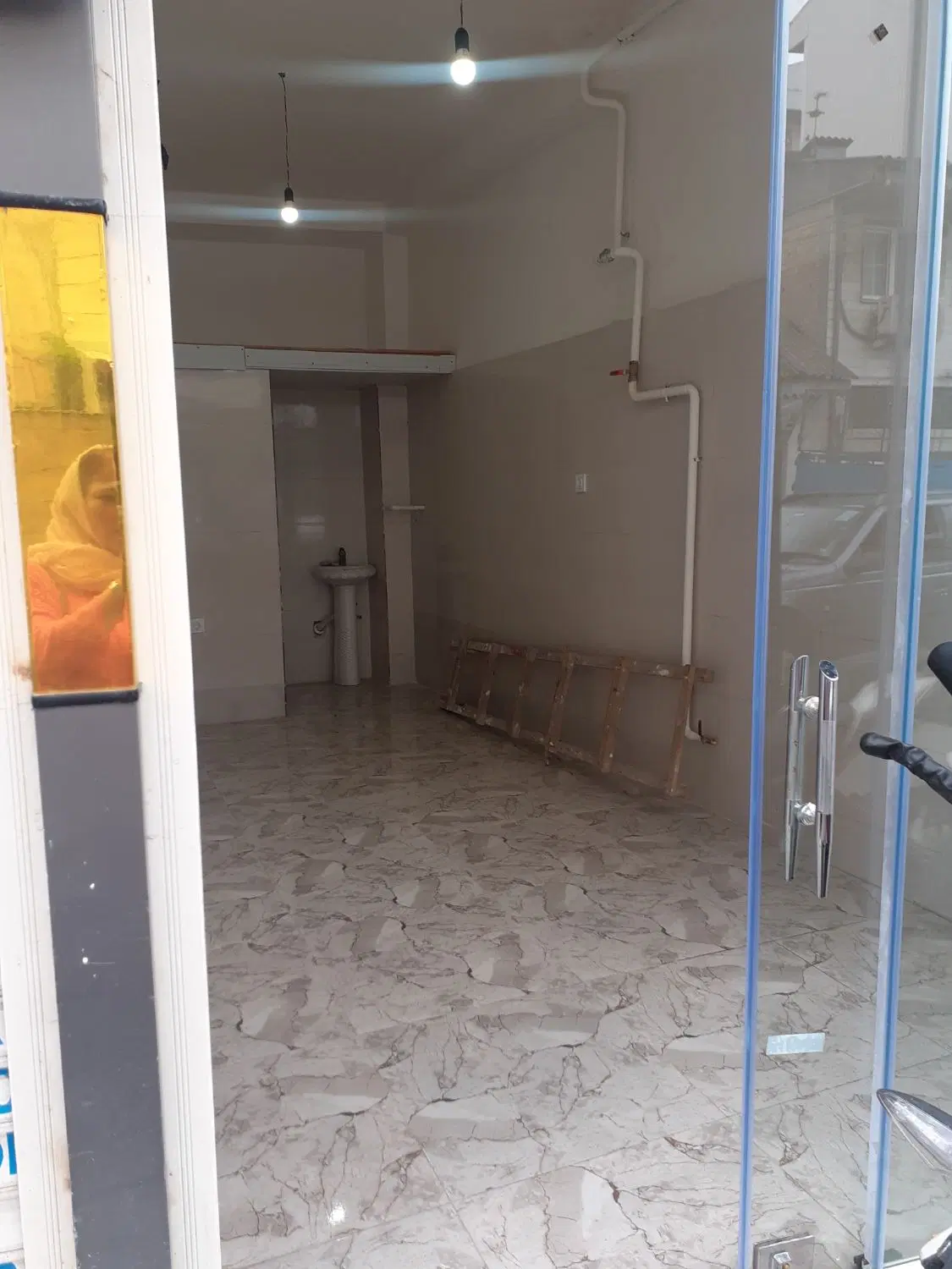 یک باب مغازه،بر اصلی