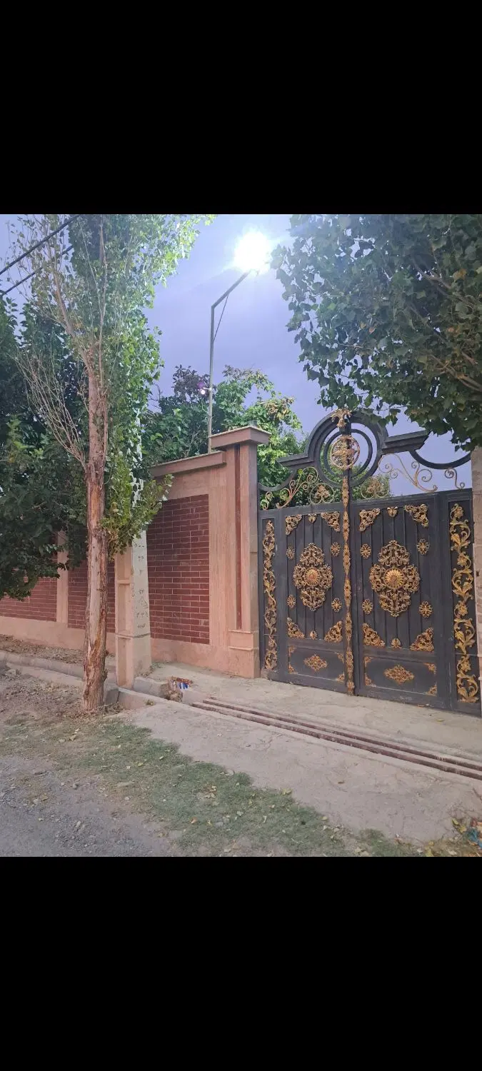 ۲۰۰متر باغچه بافت شهری