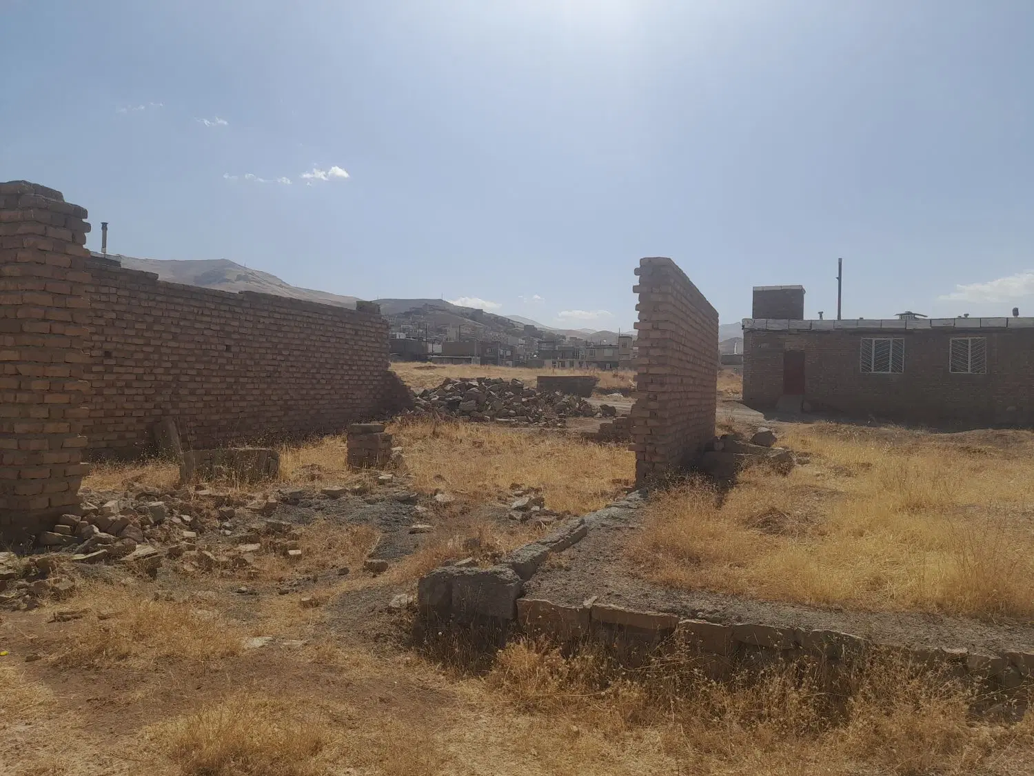 زمین ۹۶متری شهرک بهارستان
