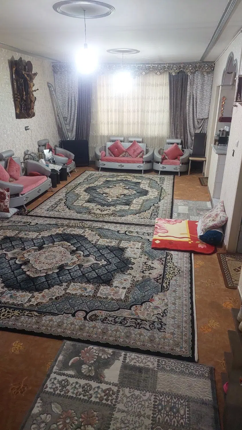 فروش واحد 100متری تمیز دونبش غرق درنور خیابان اصلی