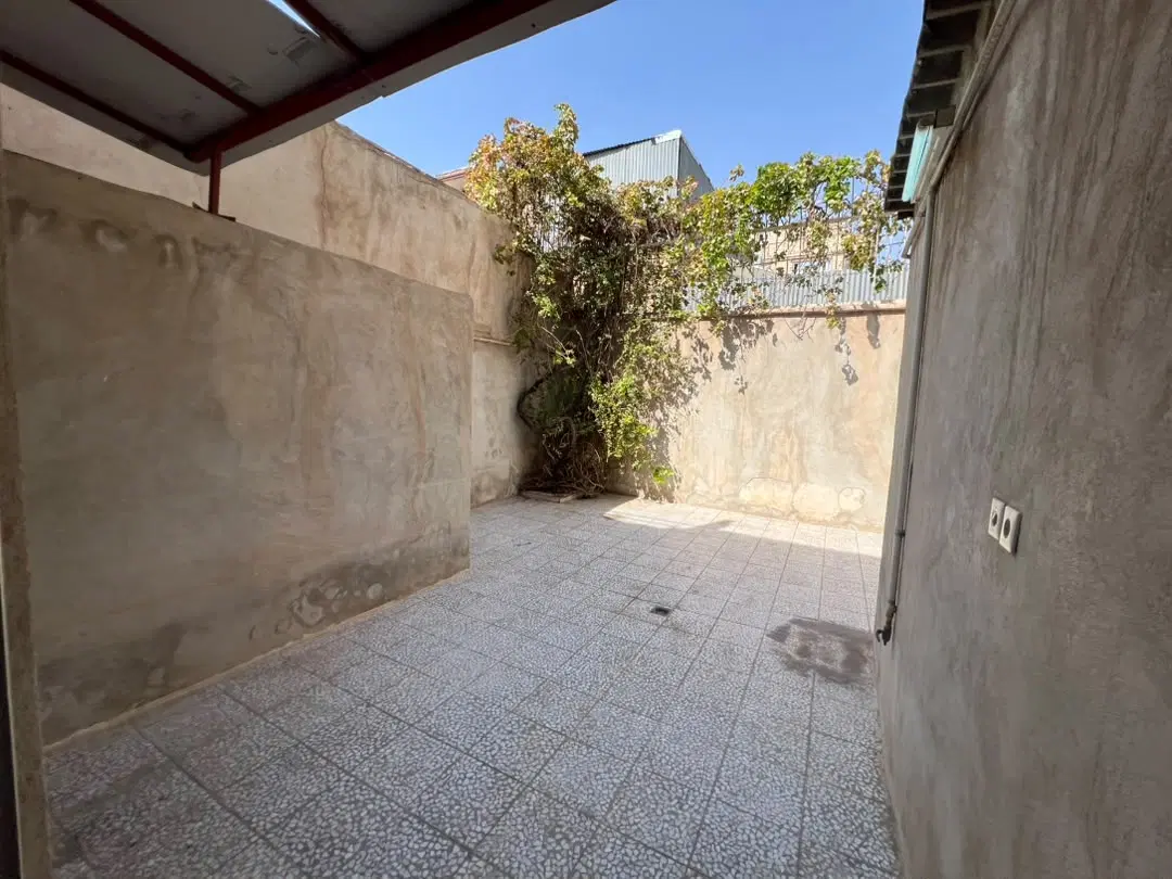خانه ویلایی نزدیک حرم و خیابان اصلی