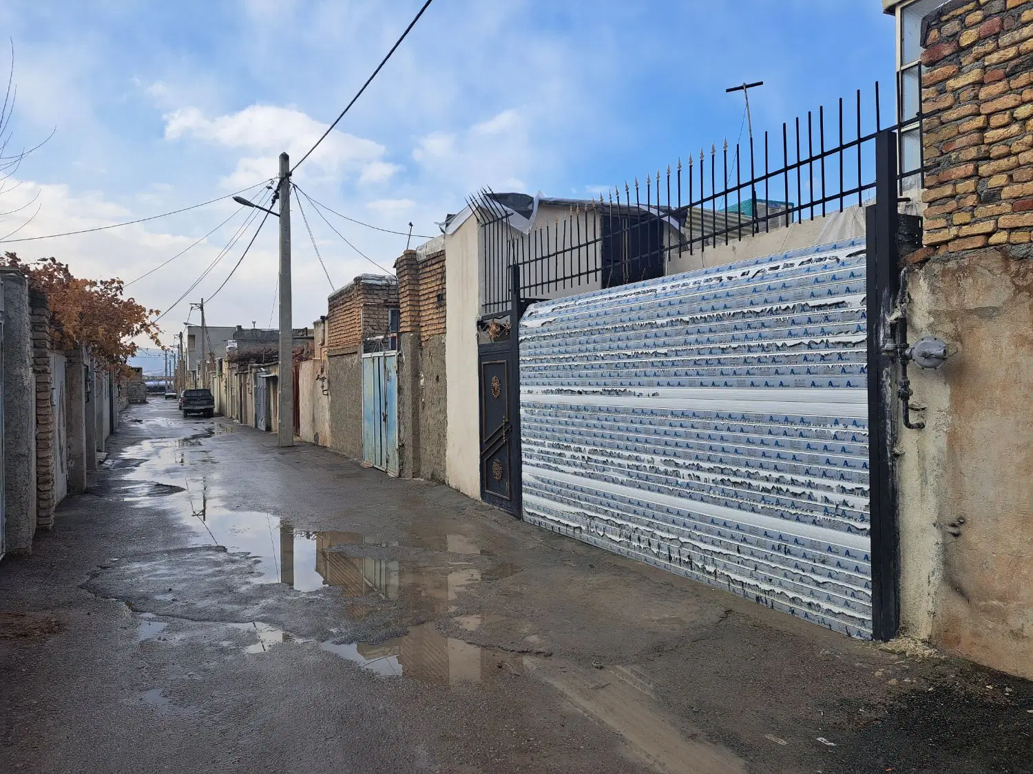 ویلای شهرک نوکان بازسازی شده با جای پارک ماشین