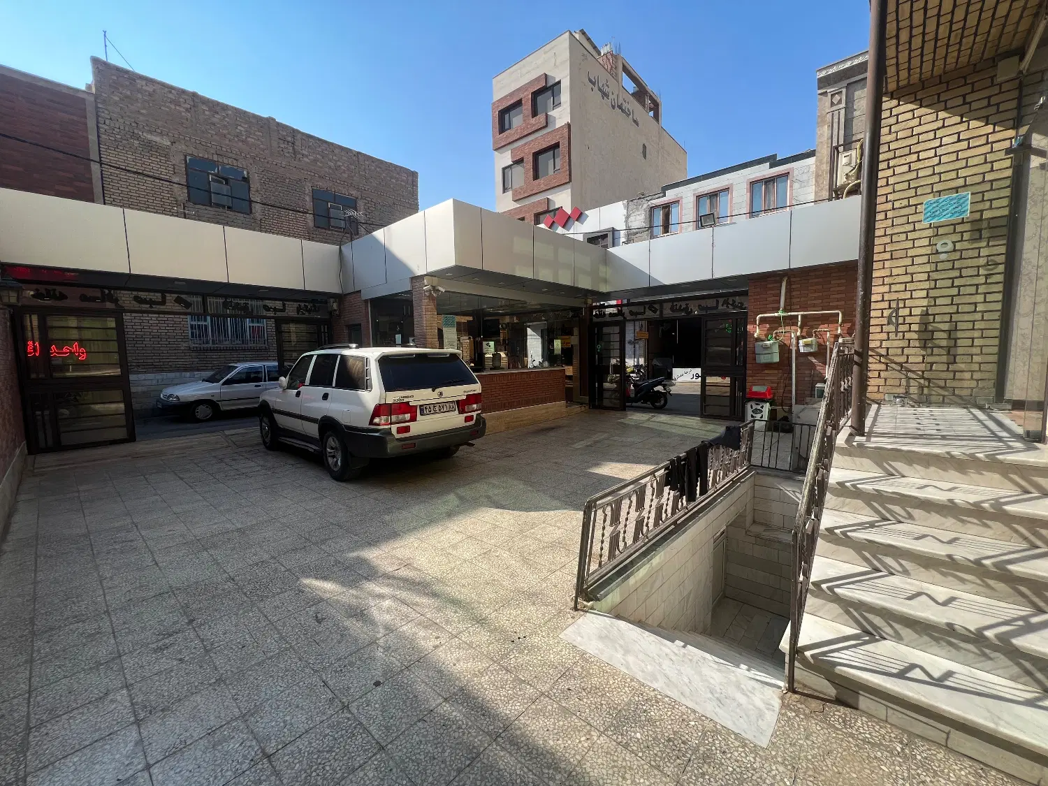 سوییت مقابل حرم پارکینگ