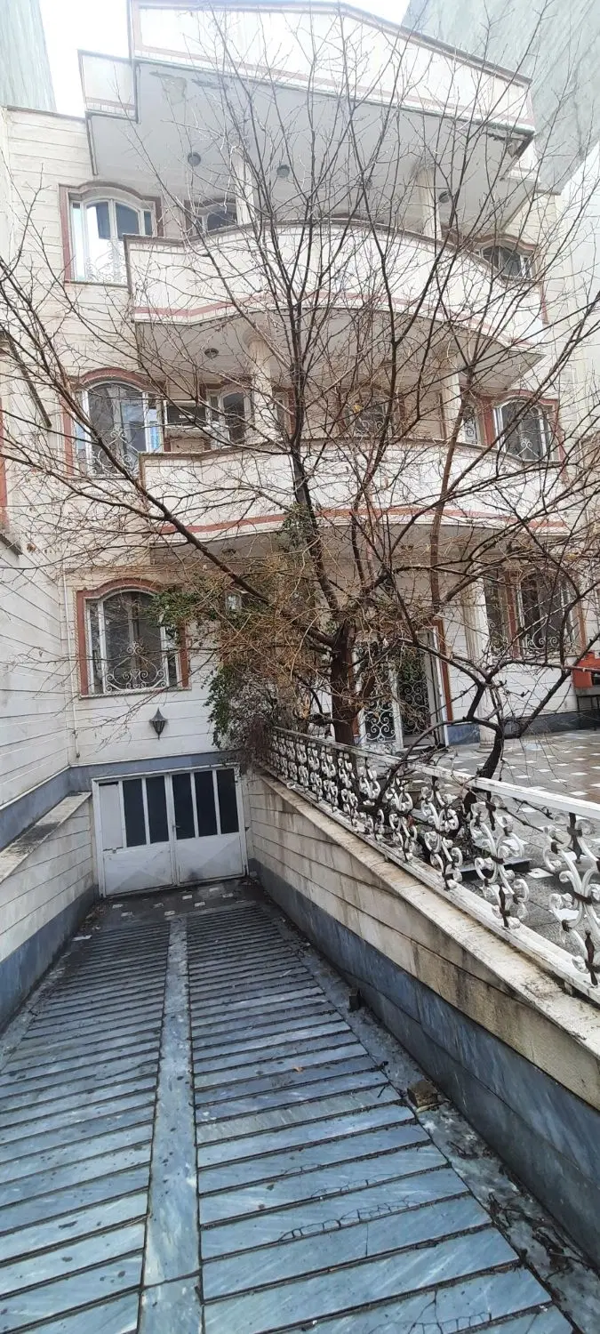 خانه ویلایی ۲۲۰متر گلشهر