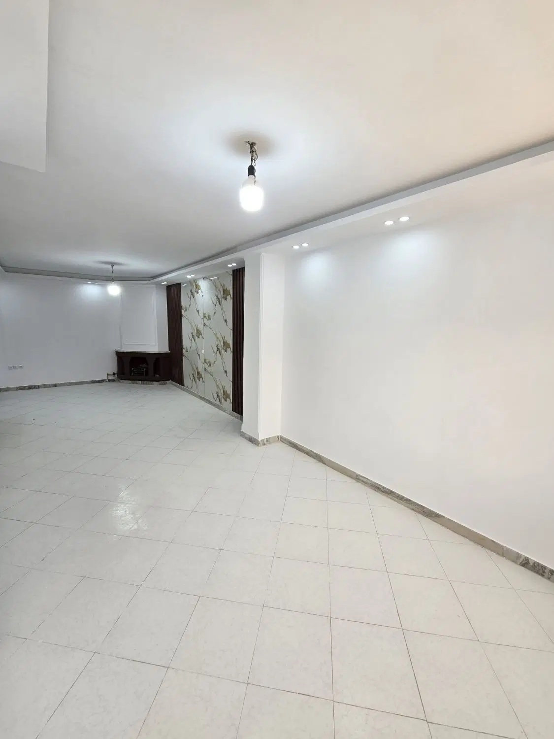 ۸۷مترسنددار فلکه دوم خیابان آزادی