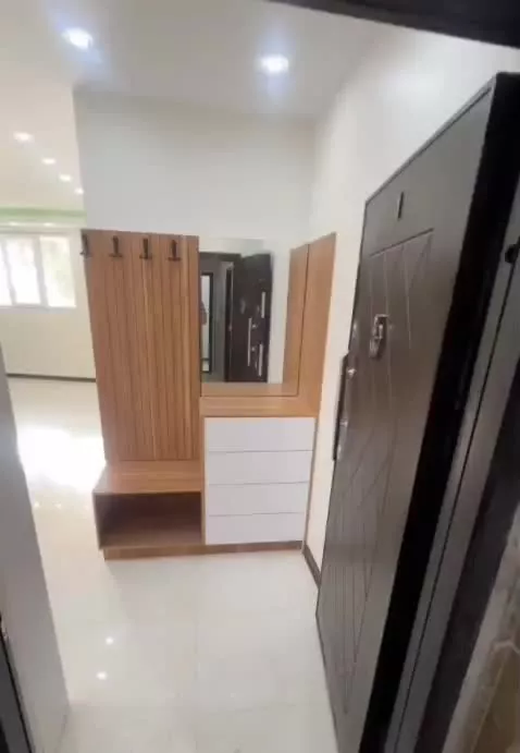 آپارتمان ۹۲ متری سند دار