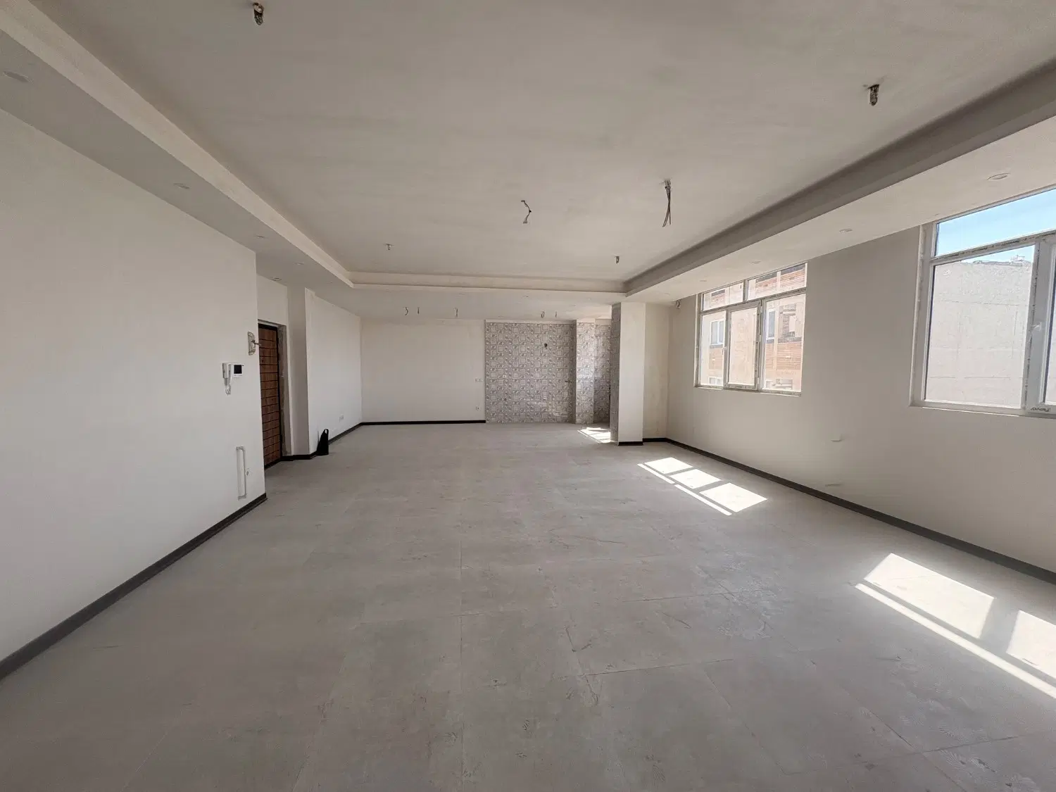 اپارتمان نوساز ۱۲۵ متری