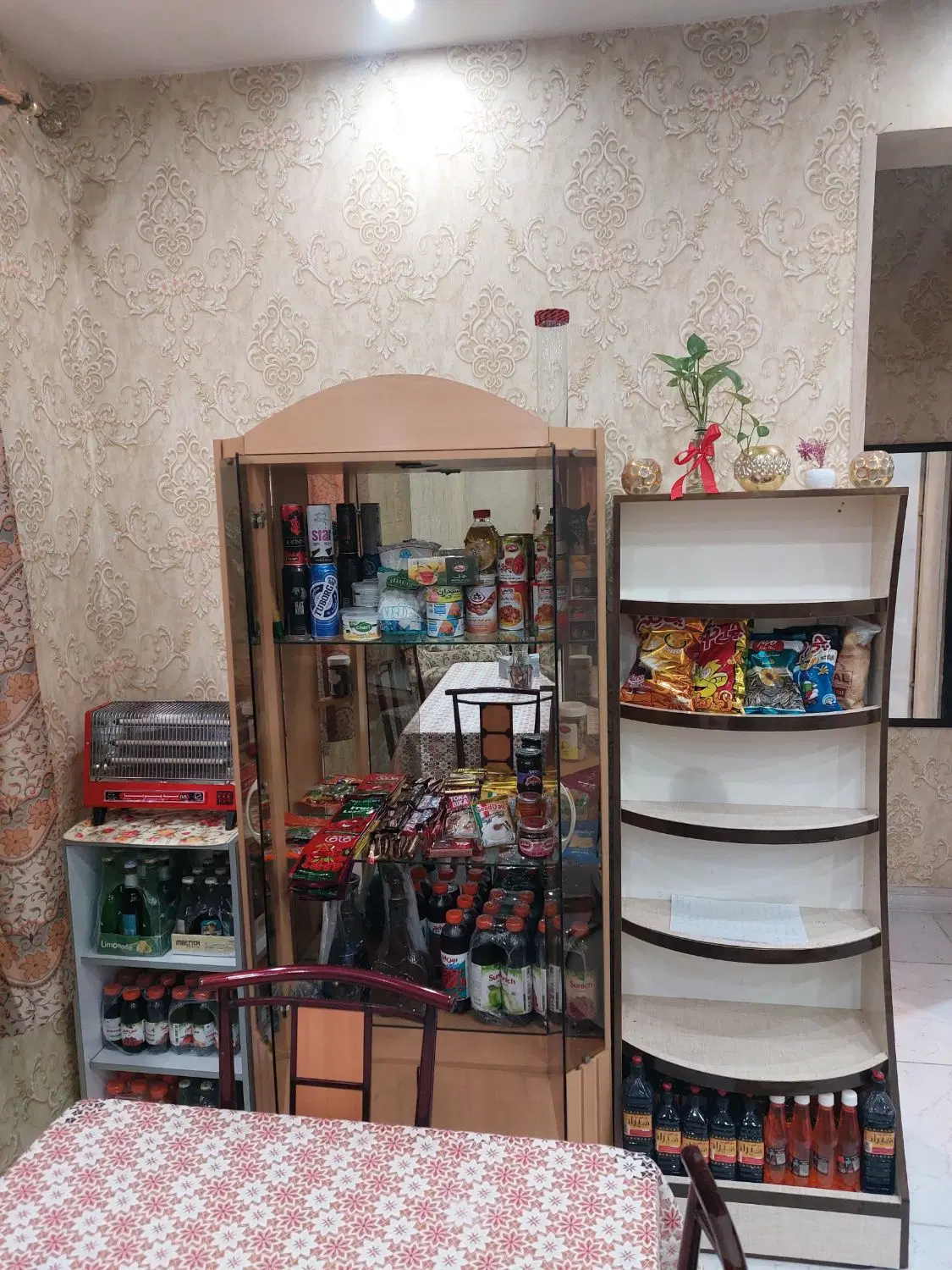 ویلایی ۳۰۰ متری دوخواب بهمراه حیاط بزرگ