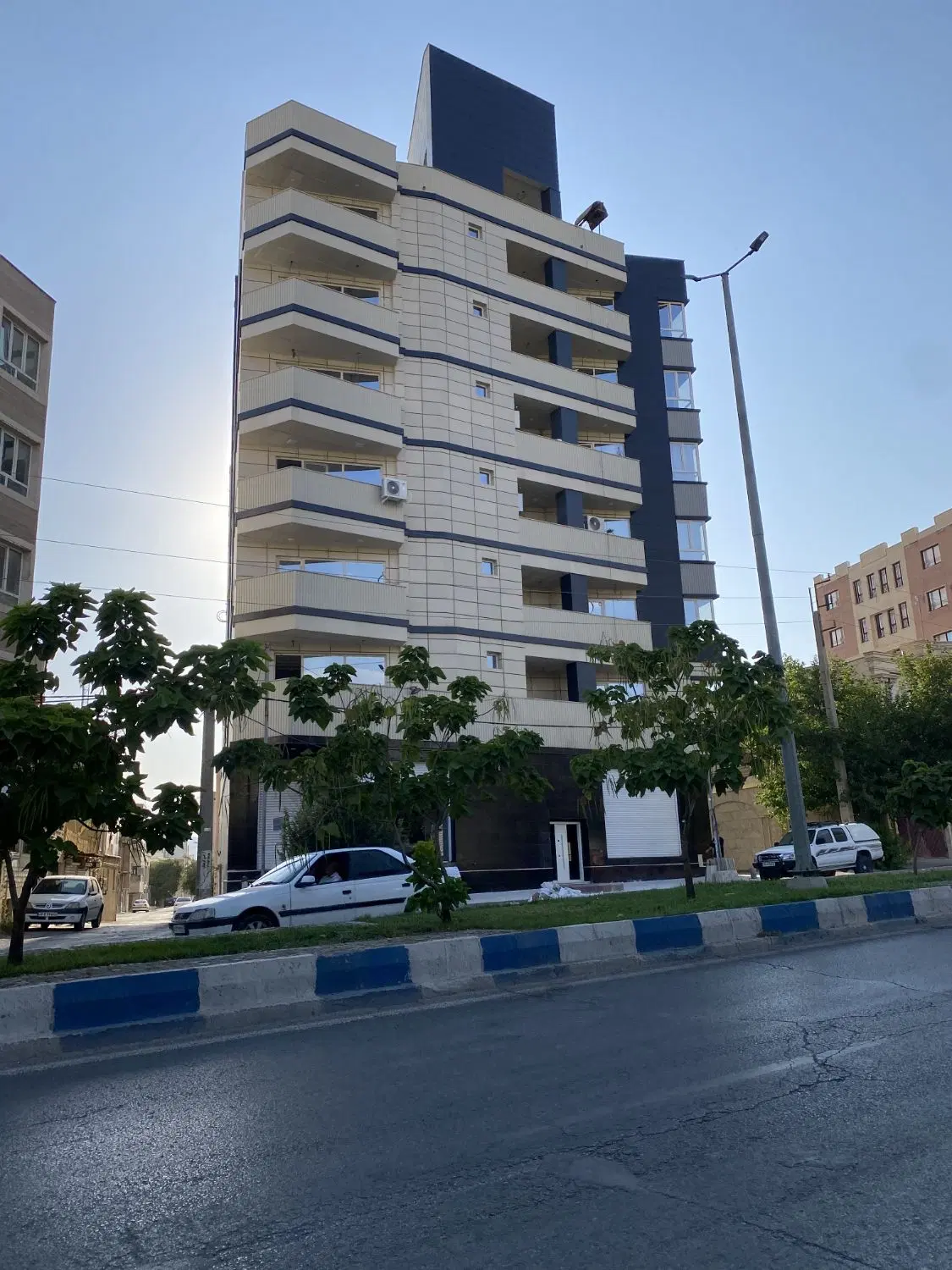 فروش واحد ۲۰۰ و ۱۸۰ متری، بر بلوار مدرس