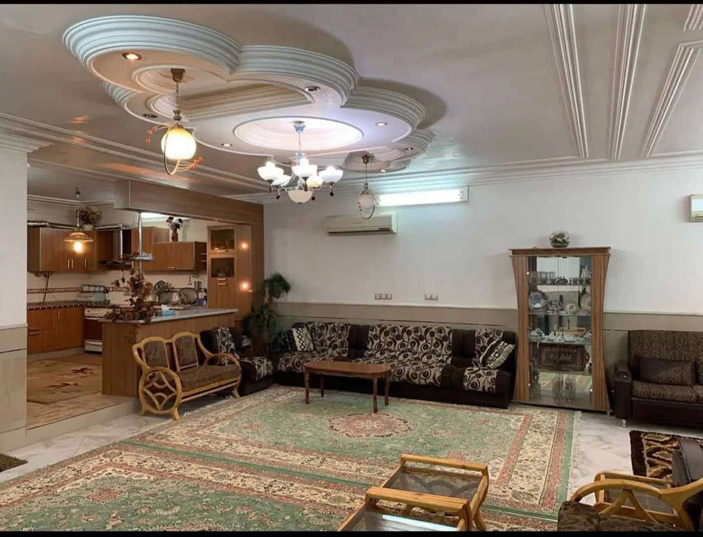 منزل ویلایی دو طبقه در خ مولوی