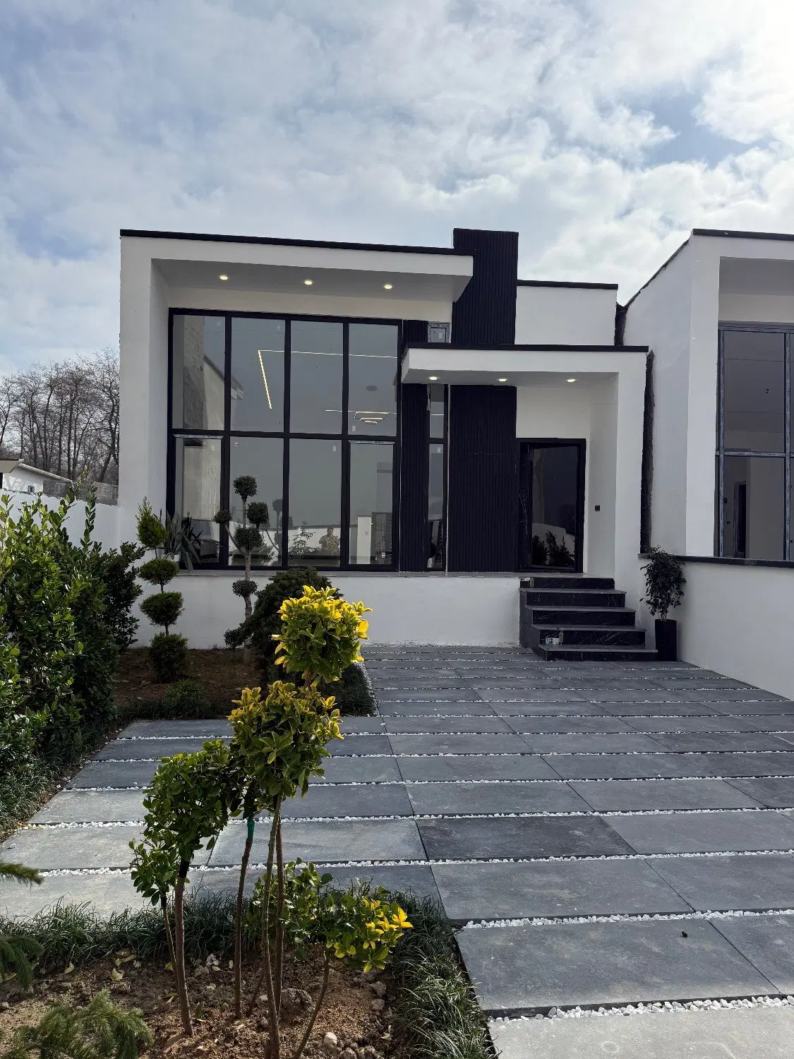 همکف نمامدرن ۲۲۰متری با مدارک کامل
