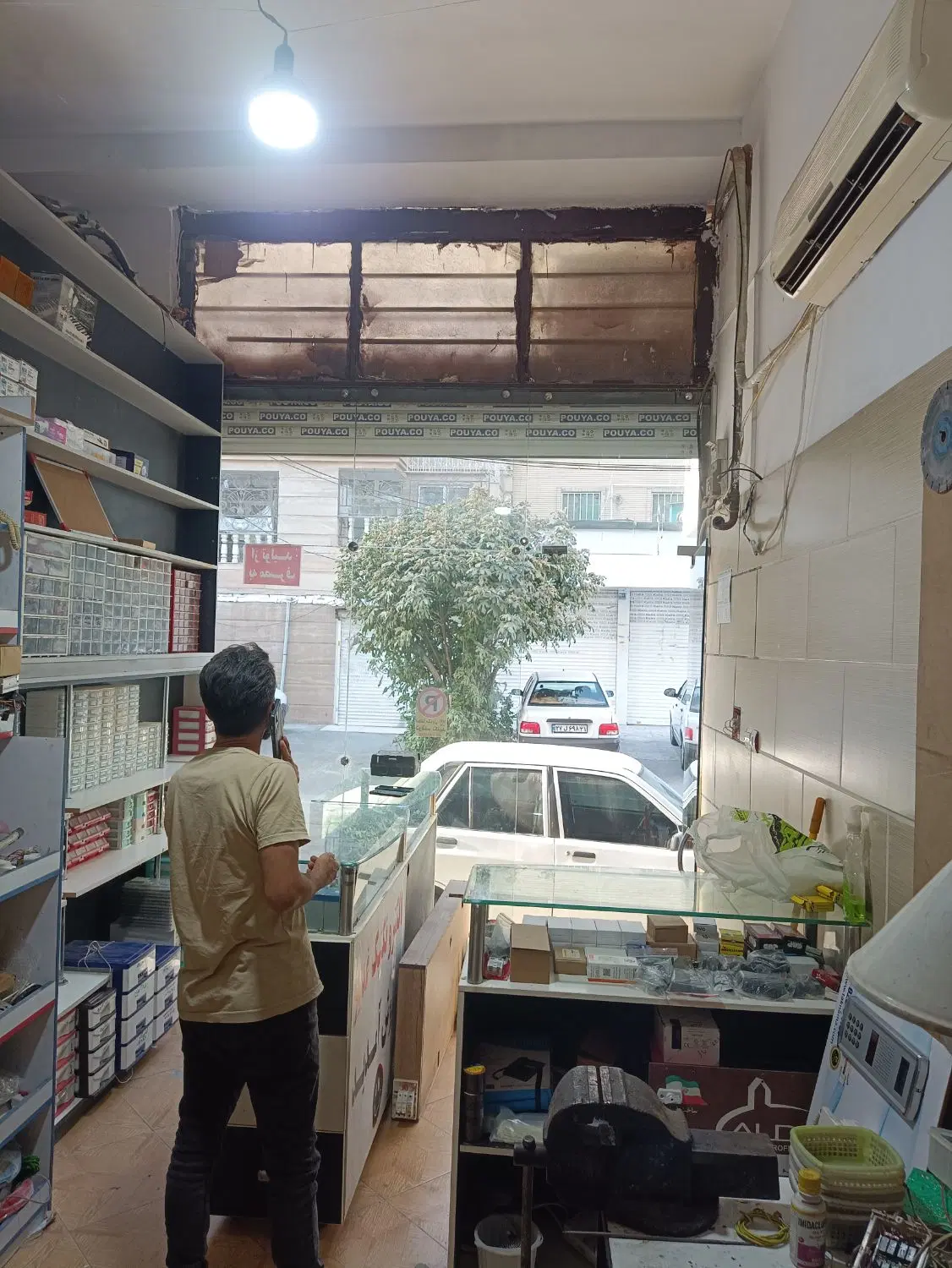یک باب مغازه ۲۲ متری سند ۶ دنگ تجاری