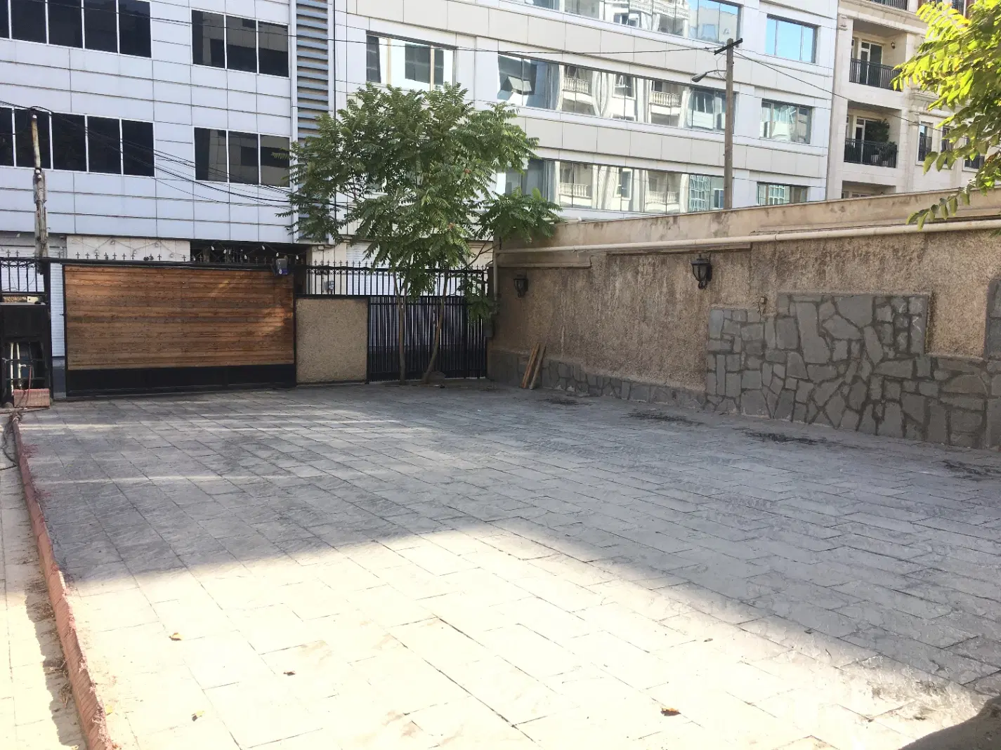 اجاره پارکینگ خیابان بهشتی (قائم‌مقام)