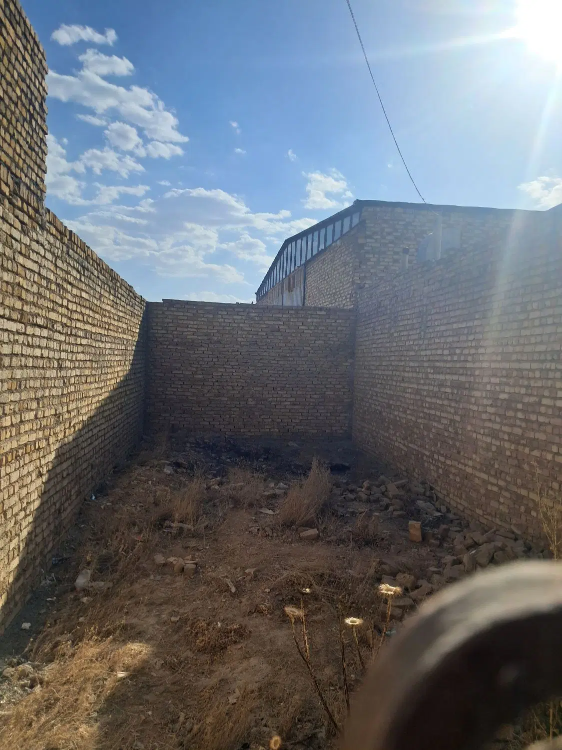 زمین چهار دیوای