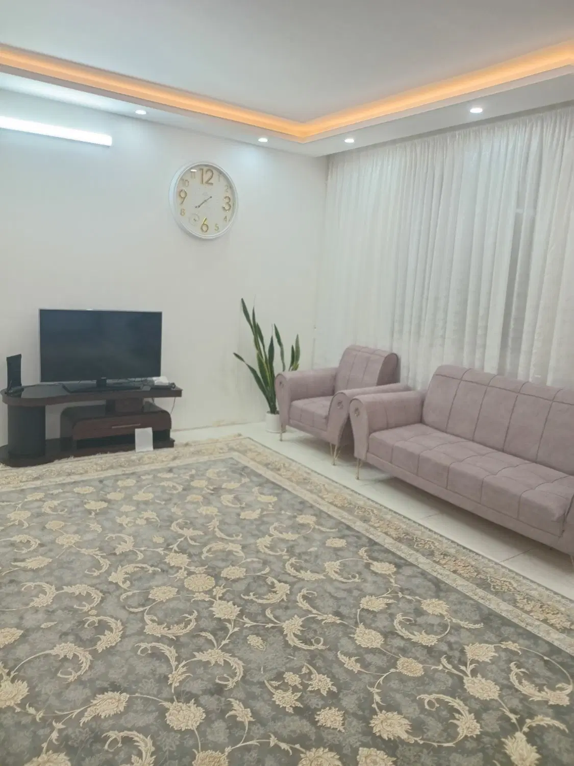 سویت اجاره ای در میرزا کوچک خان فاصله تاحرم ۱۰