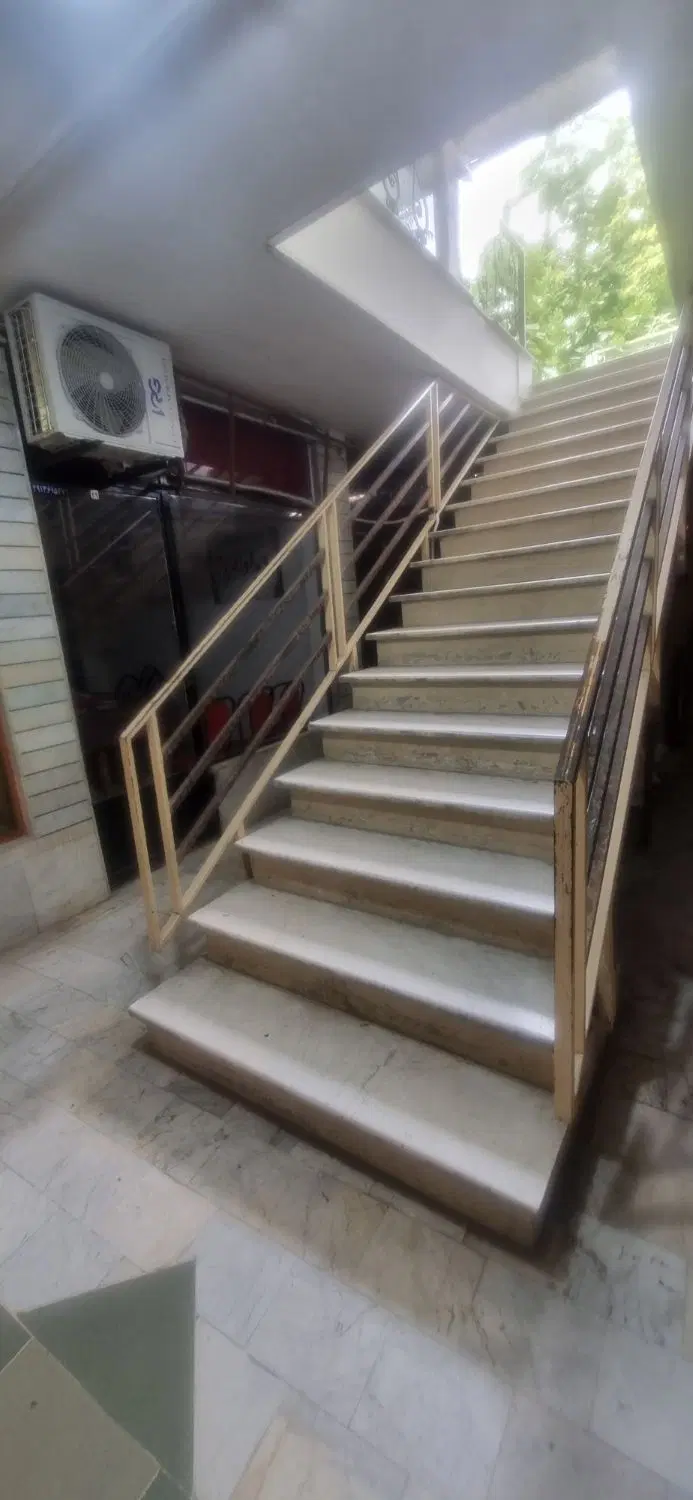 مغازه تجاری ۱۲متری خیابان خمینی