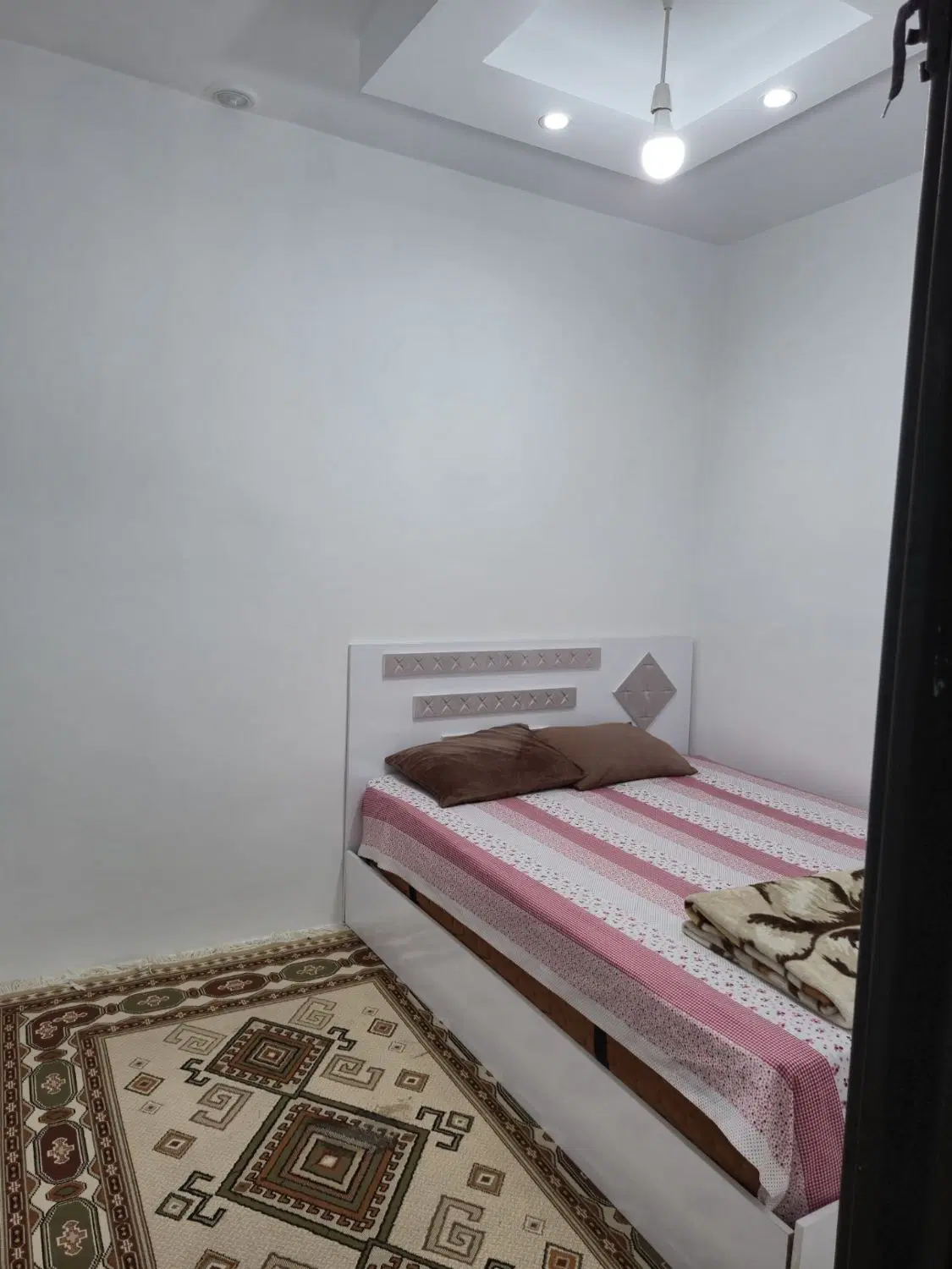 منزل ویلایی دوخوابه نزدیکه  حرم با پارکینگ