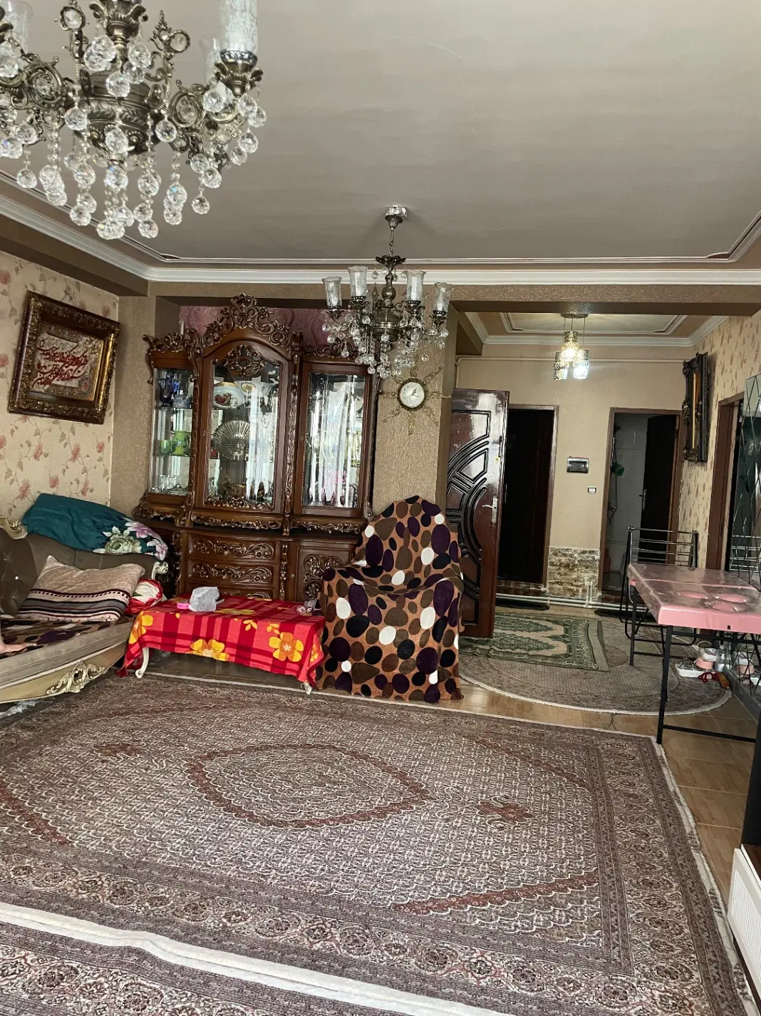 آپارتمان ۸۳ متری در کوچه باغ