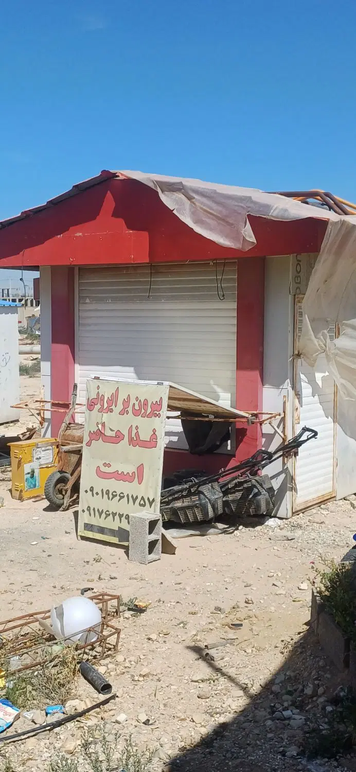 دکه ساندیچی با وسایل کم کار تمیز