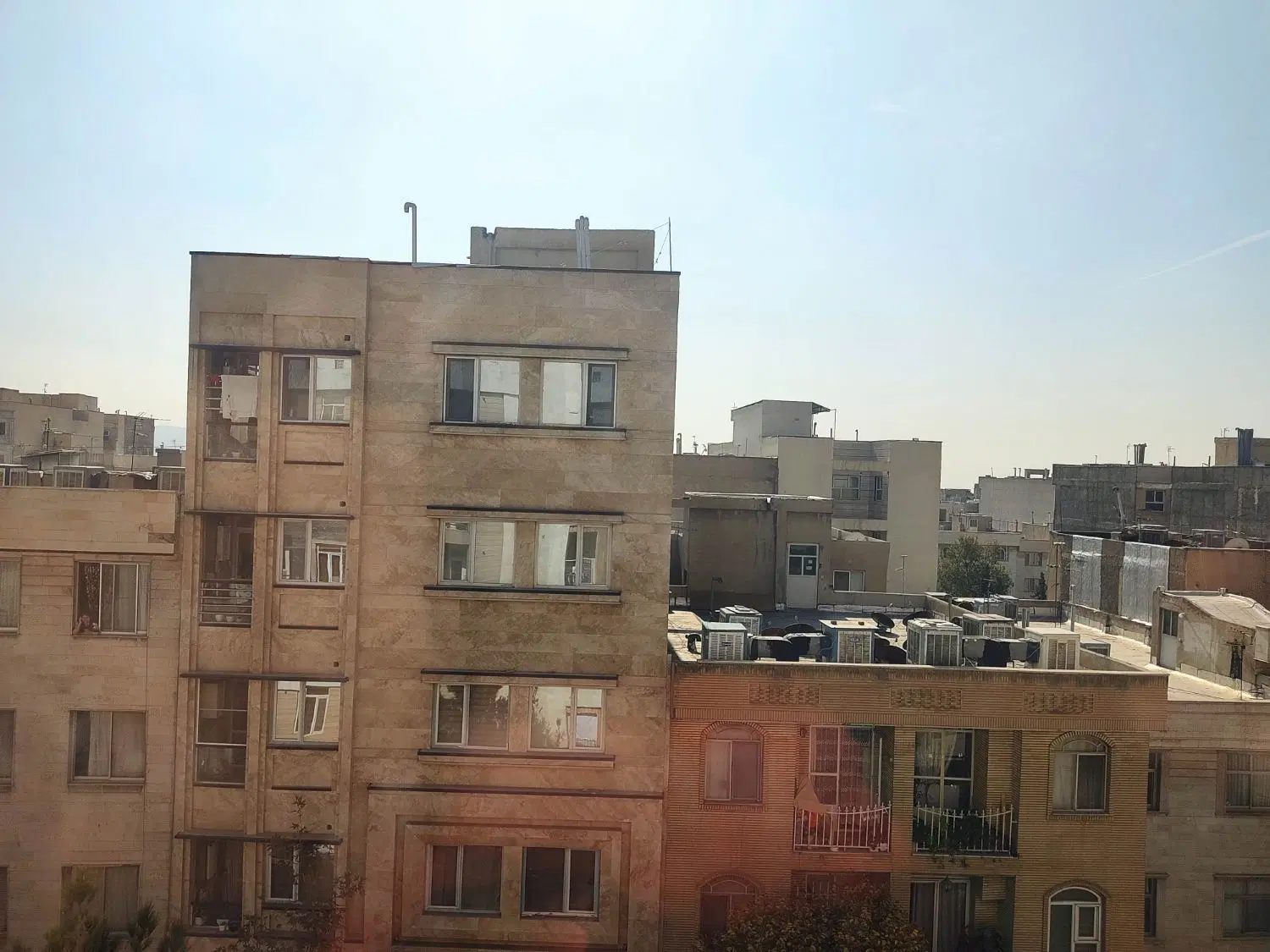 ۸۰ متر  خوش نقش رو به آفتاب
