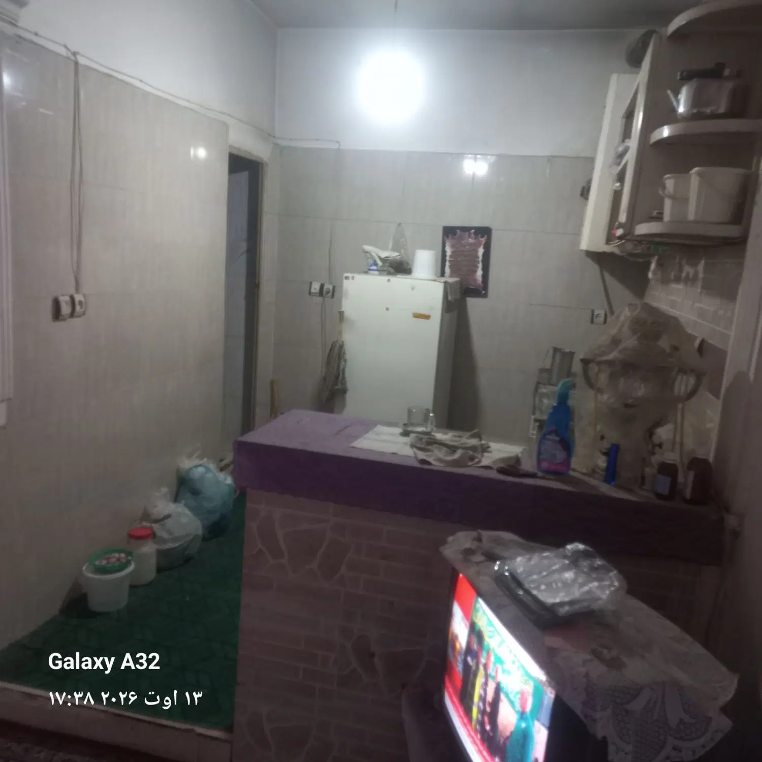 یک واحدفروشی طبقه همکف
